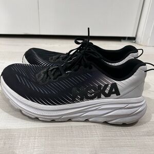 HOKA Rincon 3 🖤🤍